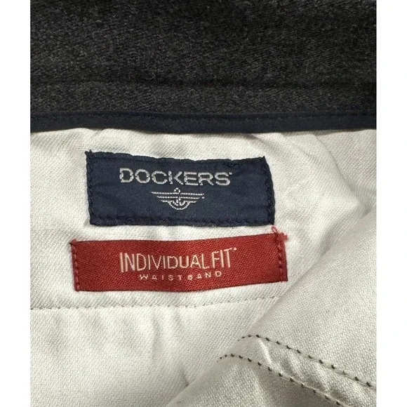 Dockers Mens Individual Fit Gray Khaki Dress Pants Classic Fit NEW Size 40x30 - Picture 4 of 7